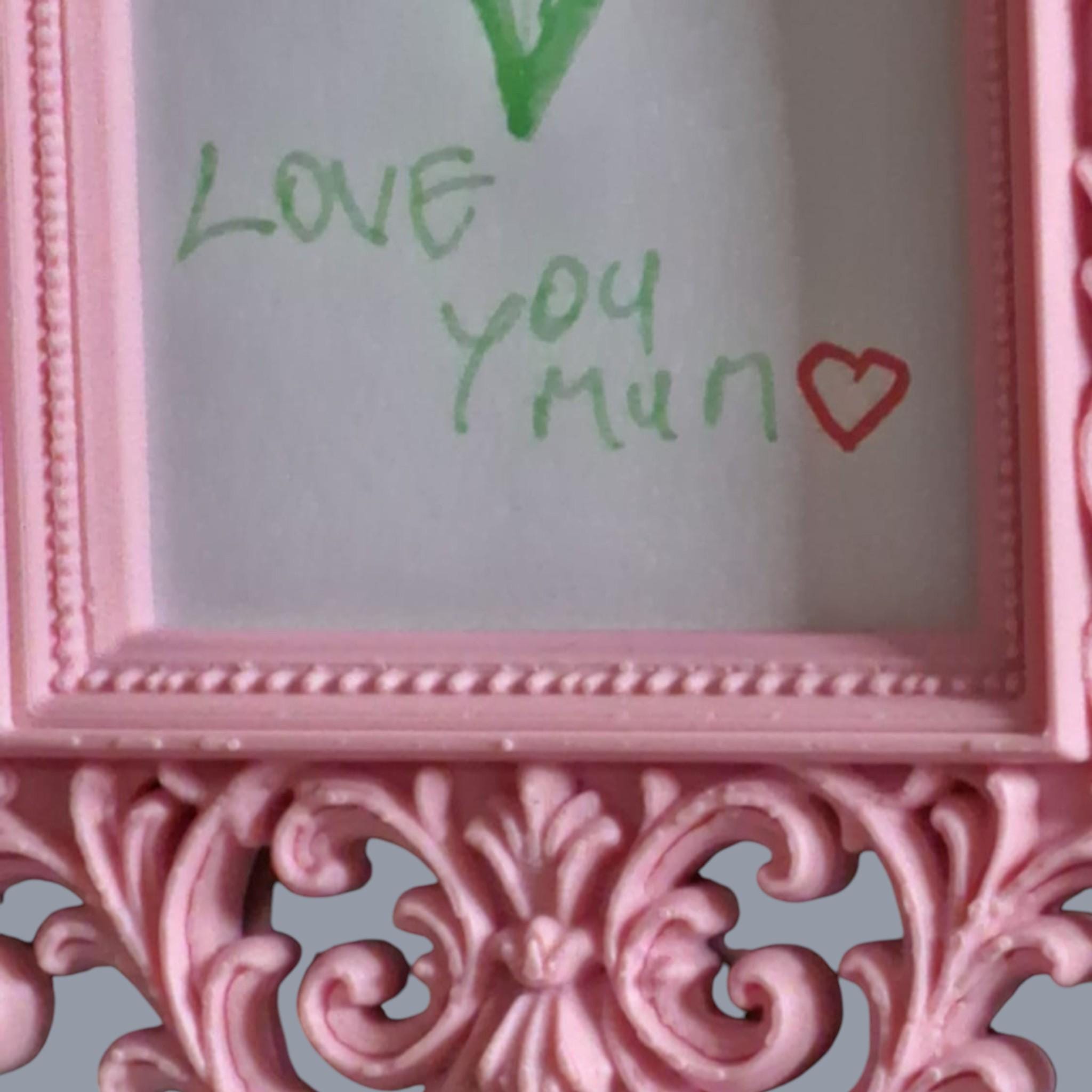 Display your child’s drawings or favourite photos with this pink ornate magnetic fridge frame – a decorative refrigerator photo magnet frame perfect for kids artwork and family memories.