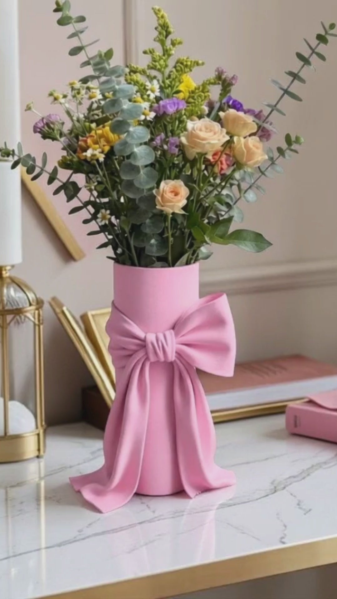 pink vase, bow vase, cute vase, feminine vase, coquette decor, girly home decor, pink room decor, decorative vase, gift for her, gift for women, flower vase, shelf decor, vanity decor